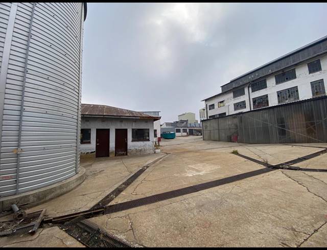 2,000M² WAREHOUSE TO LET IN INDUSTRIA WEST